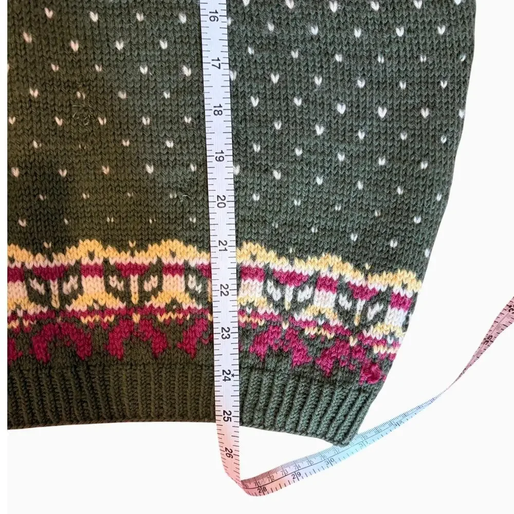 Possibly DALE OF NORWAY Fair Isle Sweater MEDIUM Green Reindeer Pattern Wool